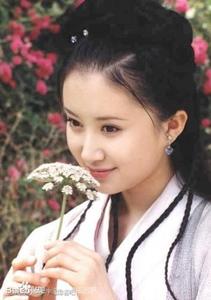 pragmatic beli spin Sister Zhu memimpin beberapa pelayan istana ke Biro Makanan Shang untuk menemukan nenek resmi untuk melihat 